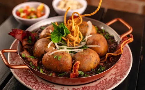 
          Imagem ilustrativa da imagem Batalha de petiscos: 40 botecos participam do Roda de Boteco 2025
          