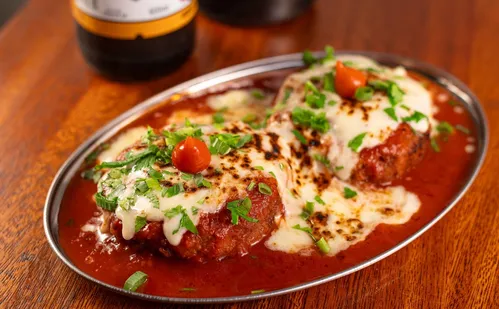 
          Imagem ilustrativa da imagem Batalha de petiscos: 40 botecos participam do Roda de Boteco 2025
          