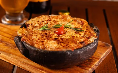 
          Imagem ilustrativa da imagem Batalha de petiscos: 40 botecos participam do Roda de Boteco 2025
          