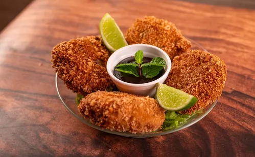 
          Imagem ilustrativa da imagem Batalha de petiscos: 40 botecos participam do Roda de Boteco 2025
          