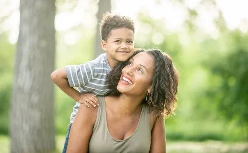 
          Imagem ilustrativa da imagem Dobra número de mulheres que têm filho após os 40 anos
          