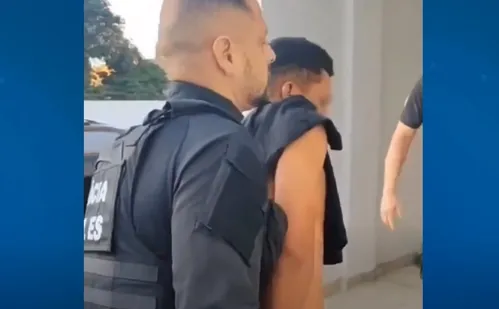 
          Imagem ilustrativa da imagem Dois presos por morte de mulher incendiada em Jaguaré
          