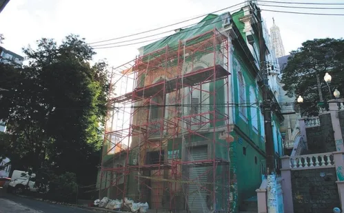 
          Imagem ilustrativa da imagem Dona de imóvel em Vitória: “Gastei R$ 1 milhão e fui surpreendida por leilão”
          