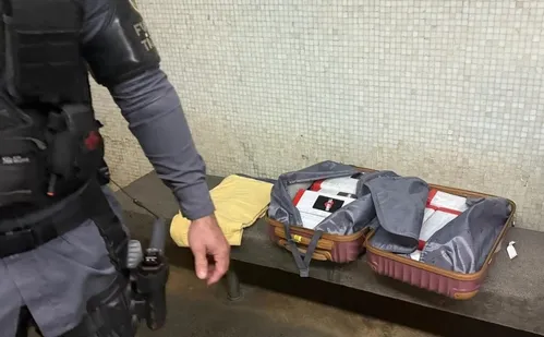 
          Imagem ilustrativa da imagem Duas mulheres são presas com 15 quilos de maconha em rodoviária no ES
          