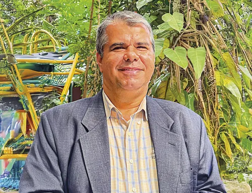 
          Imagem ilustrativa da imagem ENTRE A VOCAÇÃO E A CARREIRA: PASTORES VOLUNTÁRIOS DA IGREJA CRISTÃ MARANATA
          