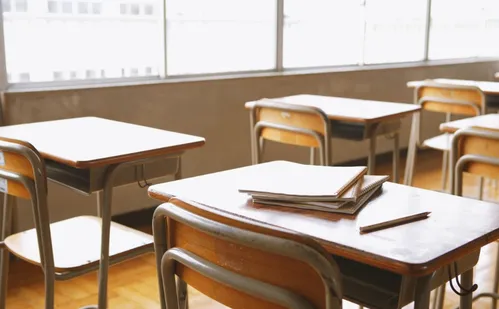 
          Imagem ilustrativa da imagem ES: rematrícula para alunos da EJA começa nesta terça-feira
          