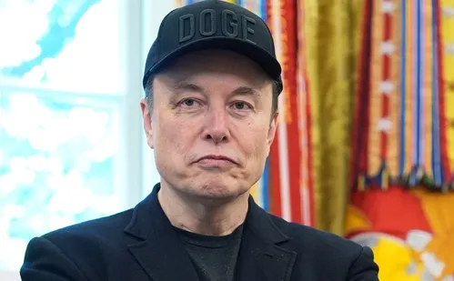 
          Imagem ilustrativa da imagem Elon Musk nega uso abusivo de drogas durante eleição americana
          