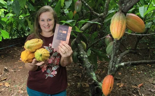 
          Imagem ilustrativa da imagem Engenheira reinventa vida profissional e se torna produtora de chocolate
          