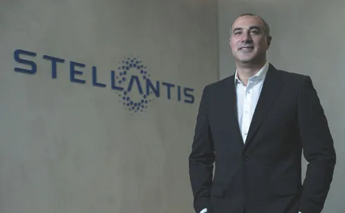 
          Imagem ilustrativa da imagem Esforço conjunto pela volta do carro popular
          