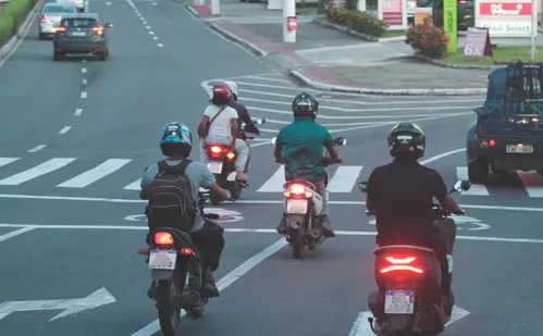 
          Imagem ilustrativa da imagem Especialistas defendem regras para moto por aplicativo no ES
          