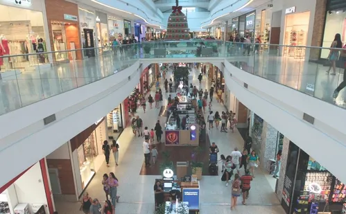 
          Imagem ilustrativa da imagem Supermercados e shoppings liberados para funcionar neste domingo
          