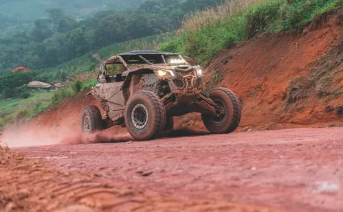 
          Imagem ilustrativa da imagem Evento inédito no ES testa limites de pilotos off-road
          