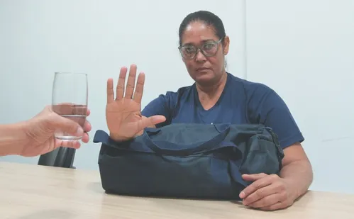 
          Imagem ilustrativa da imagem Ex-dependente conta como superou o vício: "Eu bebia perfume e álcool de limpeza"
          