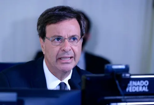 
          Imagem ilustrativa da imagem Ex-ministro Gilson Machado é preso pela Polícia Federal nesta sexta no Recife
          