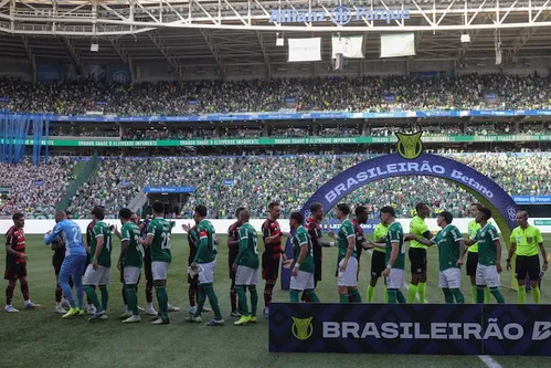 
          Imagem ilustrativa da imagem Fair-play financeiro: 27 clubes se inscrevem para grupo que vai criar regras junto da CBF
          