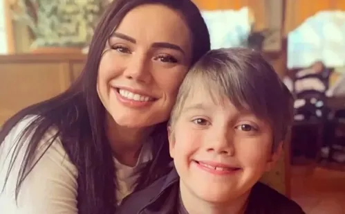 
          Imagem ilustrativa da imagem Filho de estrela de reality de gravidez morre aos 16 anos: 'vida é cruel e injusta'
          