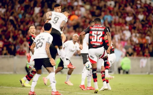 
          Imagem ilustrativa da imagem Flamengo e Botafogo ficam no empate e ‘dão’ liderança ao Palmeiras no Brasileirão
          