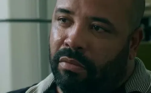 
          Imagem ilustrativa da imagem Flamengo é condenado a indenizar vigia que salvou três de incêndio no Ninho
          