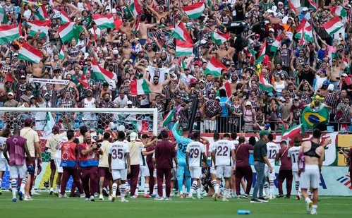 
          Imagem ilustrativa da imagem Fluminense muda time para tentar superar Chelsea e ir à final do Mundial
          
