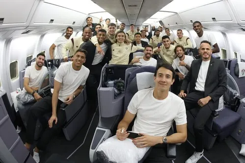 
          Imagem ilustrativa da imagem Fluminense é o primeiro time brasileiro a chegar aos Estados Unidos para a disputa do Mundial
          