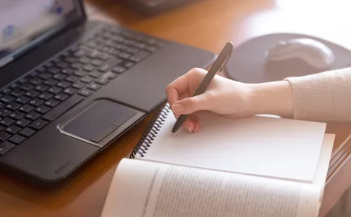 
          Imagem ilustrativa da imagem Formação superior à distância: "Desafio é equilibrar qualidade e inclusão"
          