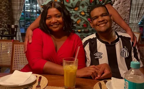 
          Imagem ilustrativa da imagem Gaby Amarantos lamenta morte do irmão: 'ele sempre foi nosso orgulho'
          