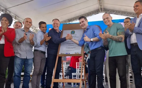 
          Imagem ilustrativa da imagem Governo Federal entrega 917 unidades do Minha Casa, Minha Vida em Linhares
          