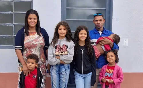 
          Imagem ilustrativa da imagem Governo Federal entrega 917 unidades do Minha Casa, Minha Vida em Linhares
          