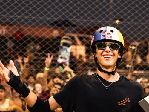 
          Imagem ilustrativa da imagem Gui Khury, aos 16, é ouro no Vert dos X-Games e se isola como adolescente recordista
          