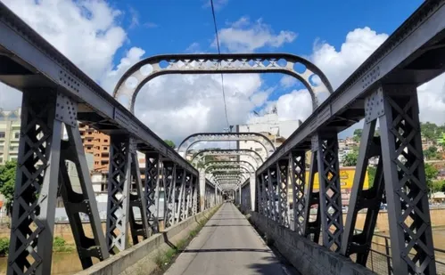 
          Imagem ilustrativa da imagem Iluminação nova na Ponte de Ferro em Cachoeiro de Itapemirim
          