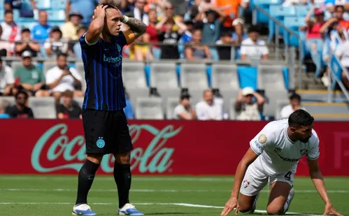 
          Imagem ilustrativa da imagem Lautaro dispara após queda precoce da Inter no Mundial
          