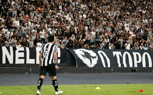 
          Imagem ilustrativa da imagem Botafogo empata e decide a Taça Rio com o Bangu
          