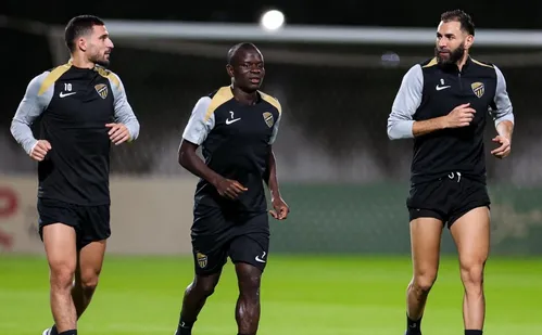 
          Imagem ilustrativa da imagem Liga Saudita entra na reta final na tela da TV Tribuna/Band
          