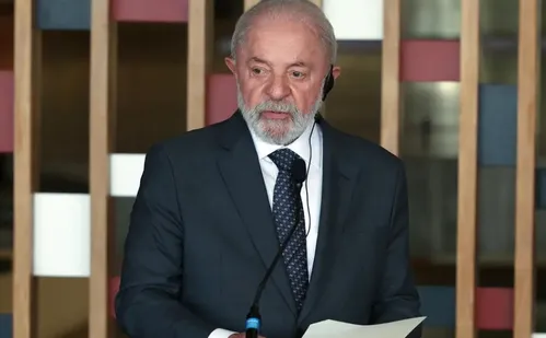 
          Imagem ilustrativa da imagem Lula coloca Governo à disposição das vítimas da queda do balão em Santa Catarina
          