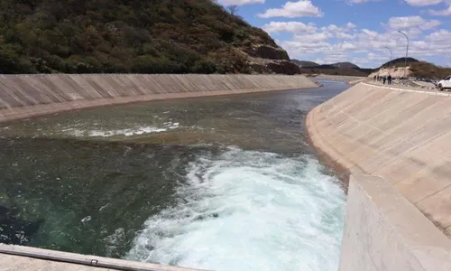 
          Imagem ilustrativa da imagem Lula e Raquel Lyra assinam ordem de serviço para ampliar bombeamento em Salgueiro
          