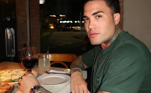 
          Imagem ilustrativa da imagem MC Brisola é detido em São Paulo suspeito de agredir ex-namorada
          