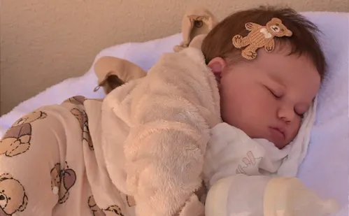 
          Imagem ilustrativa da imagem “Mãe” de bebê reborn entra na Justiça por salário-família e licença-maternidade
          