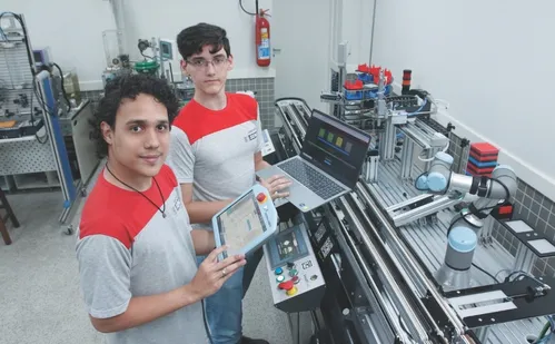 
          Imagem ilustrativa da imagem Mais de 1.400 vagas para cursos técnicos gratuitos. Veja como se inscrever
          