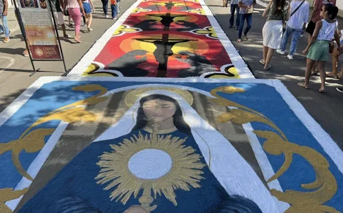 
          Imagem ilustrativa da imagem Mais de 150 mil fiéis na festa de Corpus Christi em Castelo
          