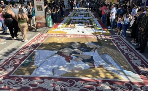 
          Imagem ilustrativa da imagem Mais de 150 mil fiéis na festa de Corpus Christi em Castelo
          