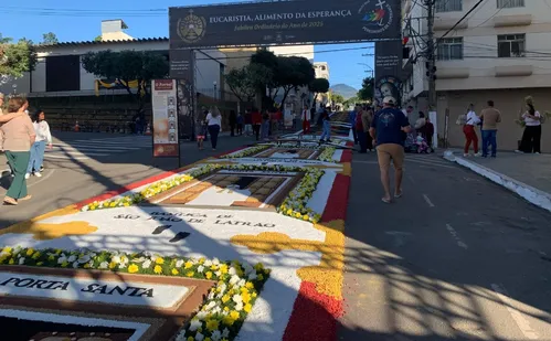 
          Imagem ilustrativa da imagem Mais de 150 mil fiéis na festa de Corpus Christi em Castelo
          