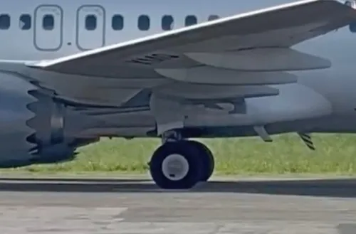 
          Imagem ilustrativa da imagem Mais um avião atola na pista do aeroporto de Noronha em apenas uma semana
          