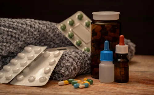 
          Imagem ilustrativa da imagem Médicos explicam o “arsenal de remédios” contra a gripe
          