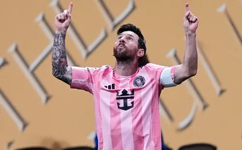 
          Imagem ilustrativa da imagem Messi vira para o Inter Miami e abre caminho para vaga ao lado do Palmeiras
          