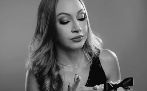 
          Imagem ilustrativa da imagem Modelo tem casa invadida e é morta a tiros no Ceará
          