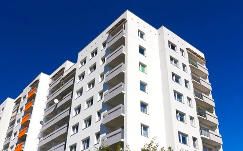 
          Imagem ilustrativa da imagem Moradoras expulsas de condomínio por causa de brigas e barulhos à noite
          