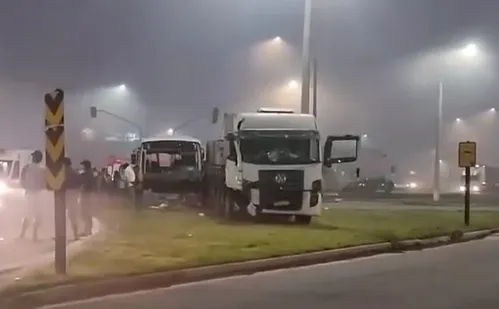 
          Imagem ilustrativa da imagem Motorista de ônibus morre em acidente na BR-101 no Norte do ES; veja vídeo
          