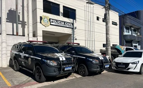 
          Imagem ilustrativa da imagem Mulher é presa em Guarapari suspeita de aplicar golpes com venda de terrenos
          