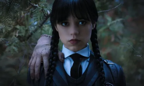 
          Imagem ilustrativa da imagem Netflix lança primeiros 6 minutos da 2ª temporada de 'Wandinha'; assista
          