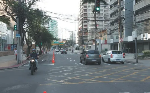 
          Imagem ilustrativa da imagem Nova mudança no trânsito da Enseada do Suá, em Vitória
          